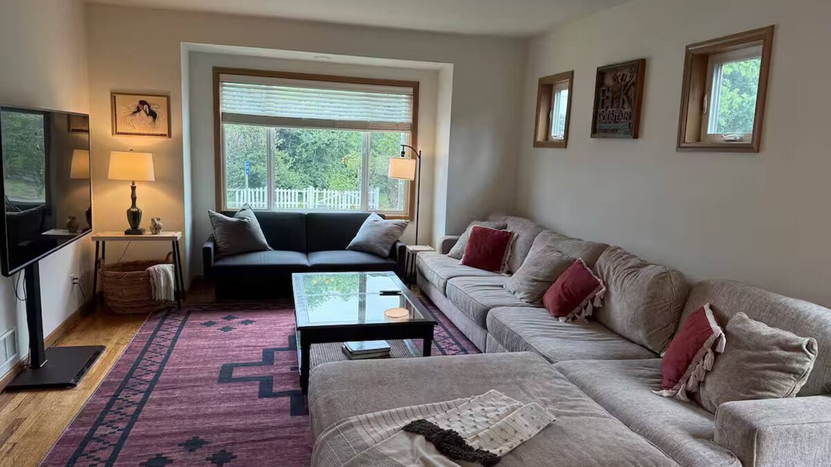 North Bend House | Downtown North Bend Basecamp
