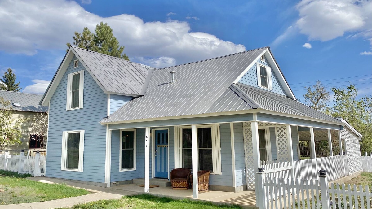 Mancos House | Downtown Oak St Farmhouse near Mesa Verde/Durango - Work and Wander!