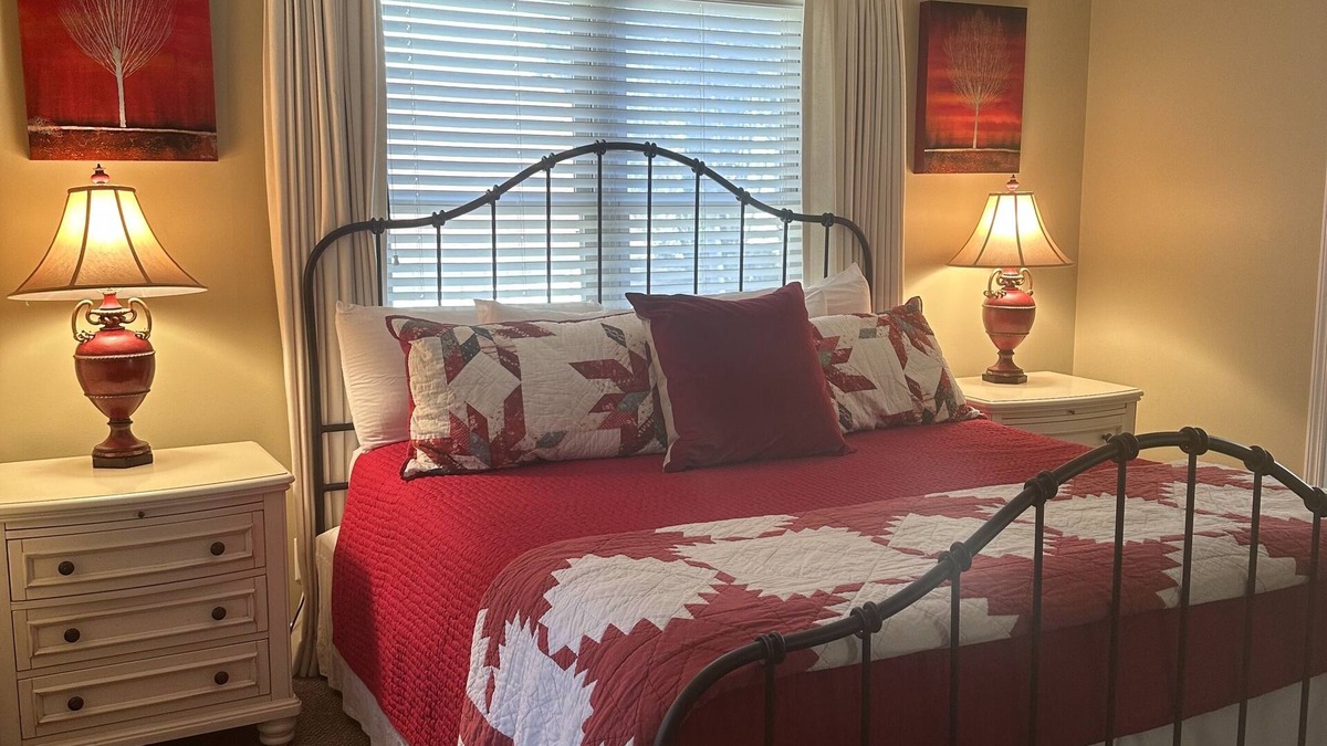 Helen Condo | Downtown & on the River, Luxury 1-Bedroom Condo