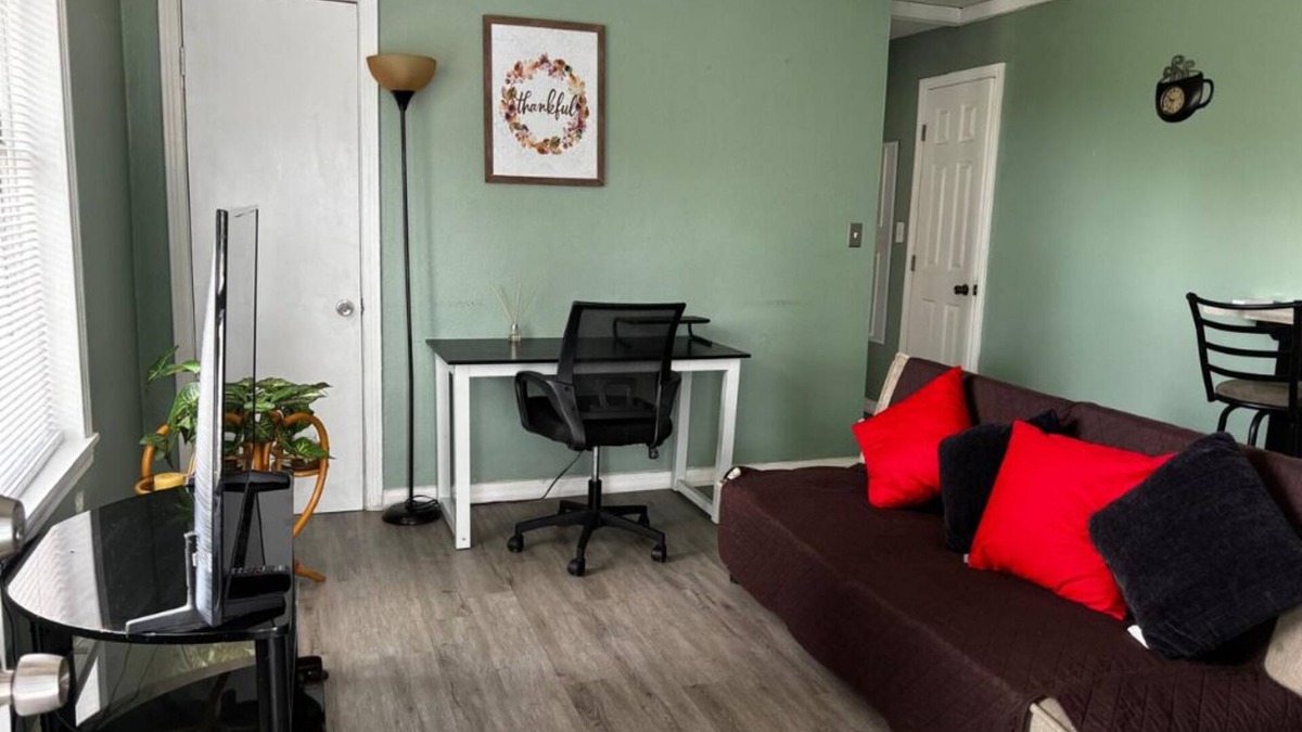 Park East Apartment | Downtown Sarasota Florida Vacation Rental, 2BR/2BA Apt, 5–10min to Lido & Siesta