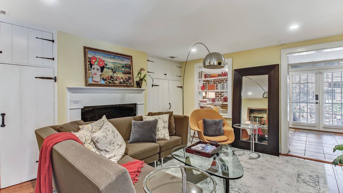 Beach Institute Apartment | Downtown Savannah Garden Oasis near Forsyth Park