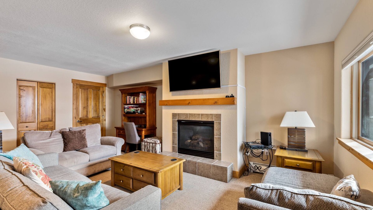 Downtown Steamboat Springs Condo | Downtown Summer Getaway! Farmers Market, Yampa River and Biking