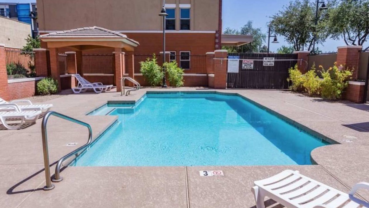 Riverside House | Downtown Tempe Escape, Comm. Pool, Walk to ASU