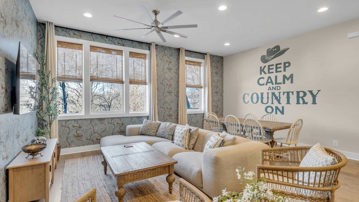 South Nashville House | *Downtown View + Brand New Luxury Home* 12+ Beds*