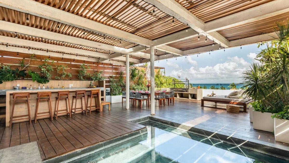 Downtown Villa | Downtown Villa in the Heart of Playa across Beach