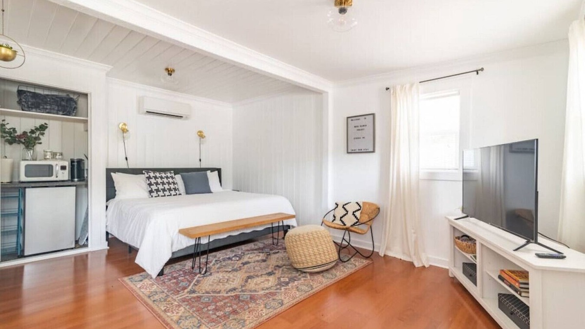 Wimberley Condo | Downtown - Walk to Wimberley Square! Studio 2 @ Beer Ranch Project Inn