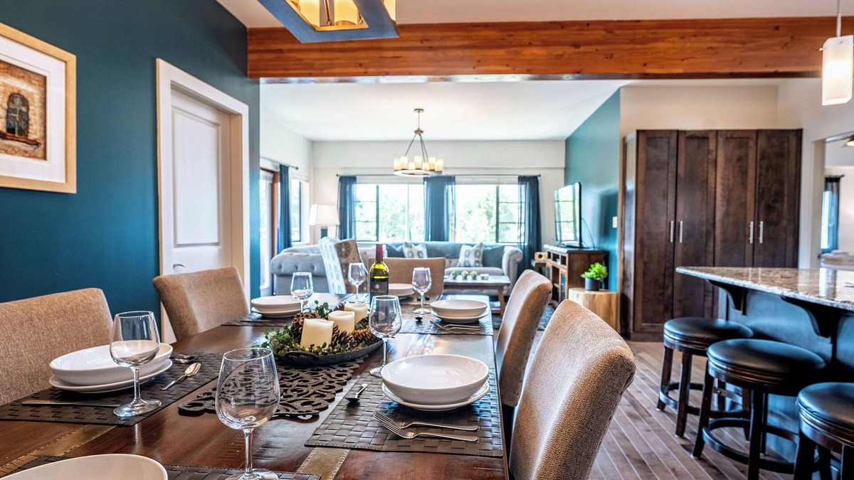 Revelstoke Apartment | Downunder Mountain Retreat