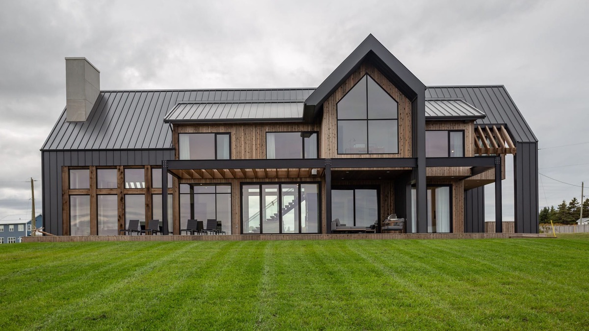 Anglo Rustico House | Dream 5 Bedroom Beachfront Vacation Home With Amazing Sunrise Views