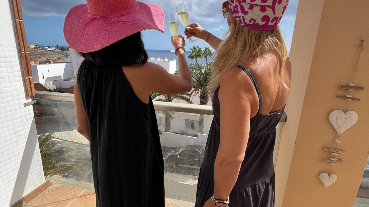 Esquinzo Apartment | Dream apartment in Esquinzo | sea view | communal pool | 5 min to the beach