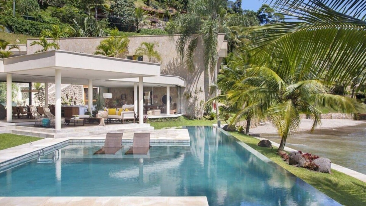 Centro Villa | Dream house in front of beach in Angra dos Reis - ANG004
