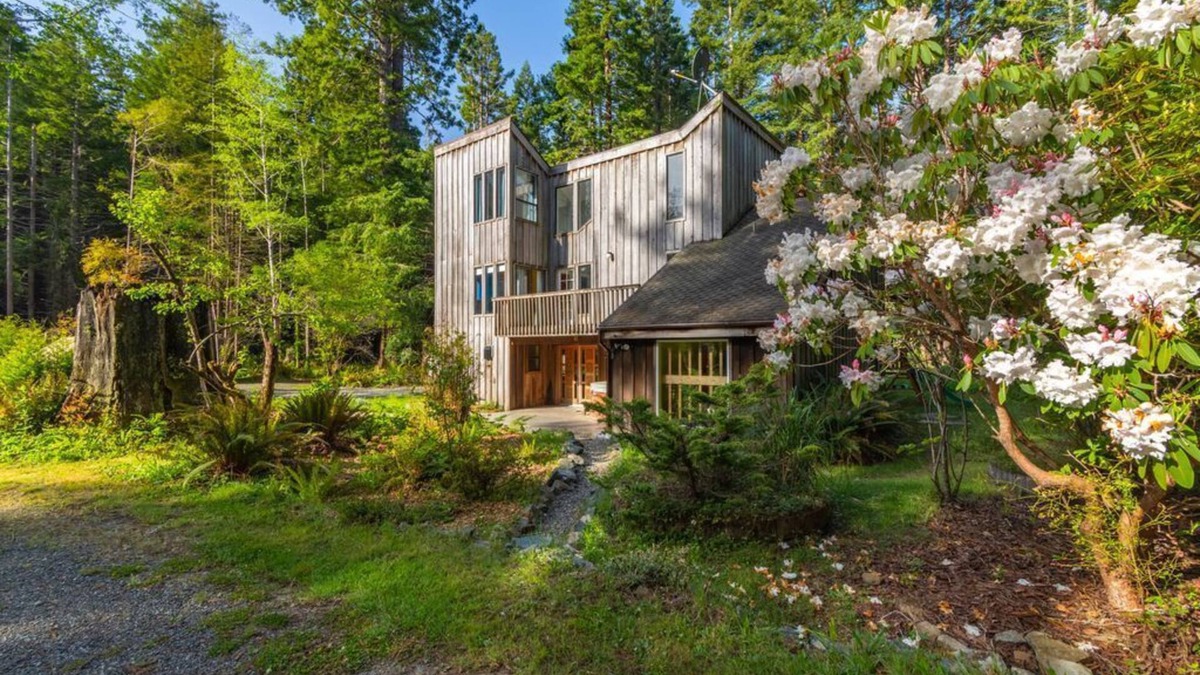 Trinidad House | Dream House in the Redwoods with Hot Tub and Sauna
