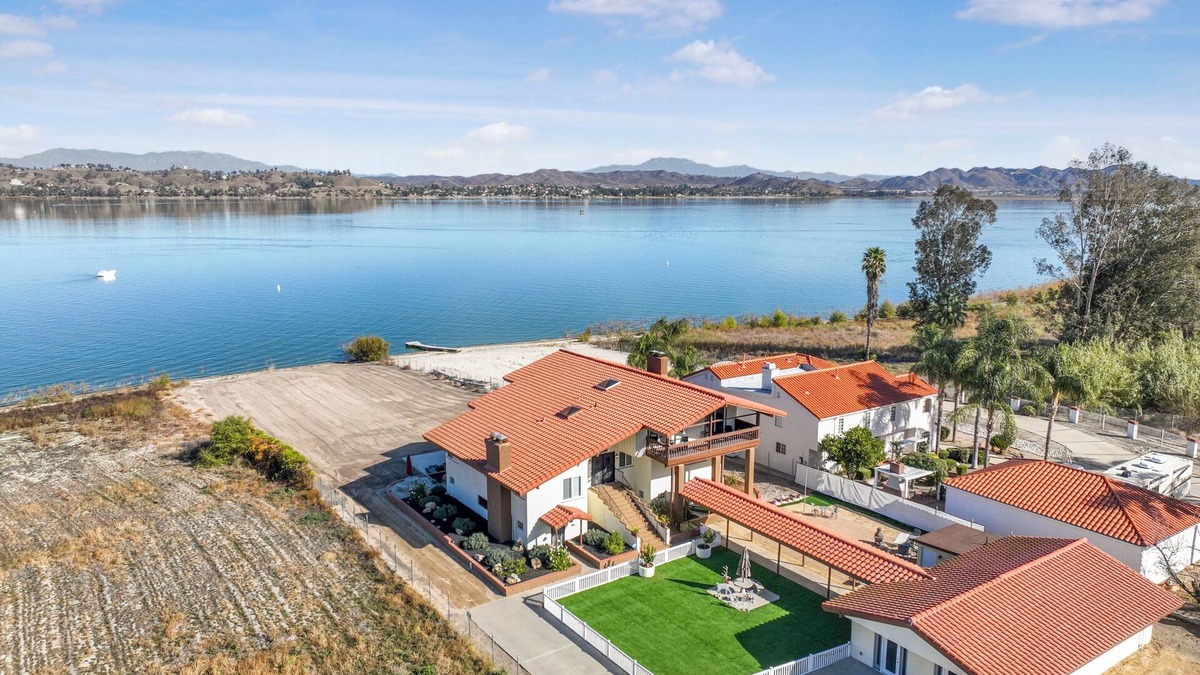 Lake Elsinore House | Dream Lake on Grand
