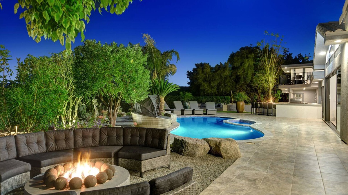 Cathedral City Cove House | Dream Oasis Pool 5bed 5bath, pool, spa, game room, cinema, putting green