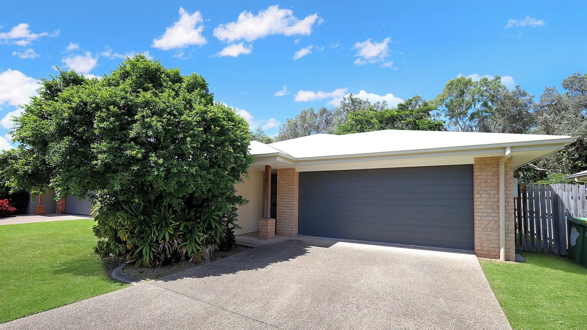 Shire of Sarina House | Dream On Ulysses - Quiet beachside family escape.