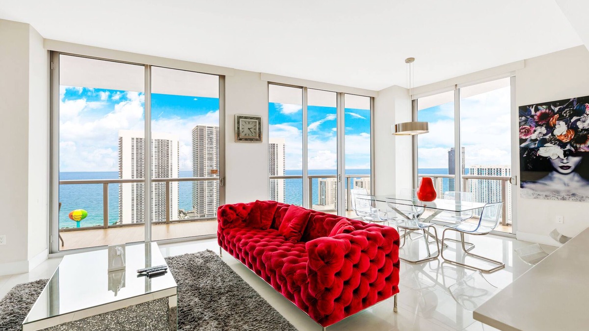 Hallandale Beach Condo | ★DREAM-SKY MANSION. 3DBR/3BA LUXURY PENTHOUSE. 33RD FLOOR. DIRECT OCEAN VIEW