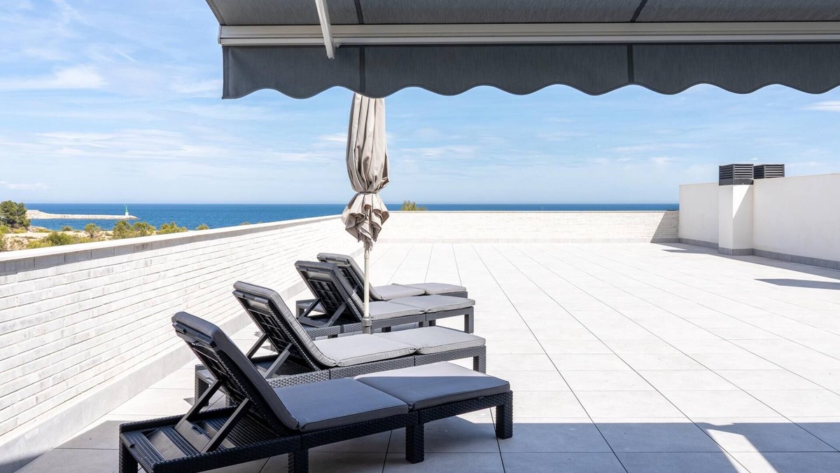 Roques Daurades Apartment | Dream vacations in front of the Mediterranean Sea