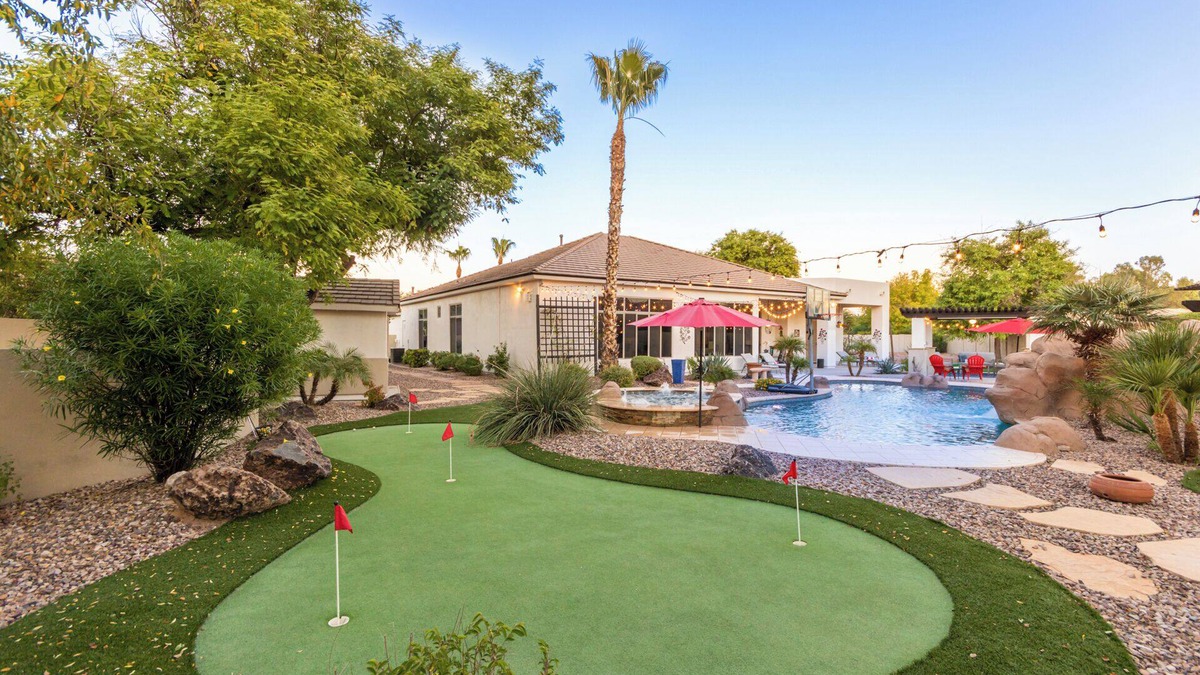 Chandler House | Dream Vacation Heated Pool Oasis! Sleeps 10