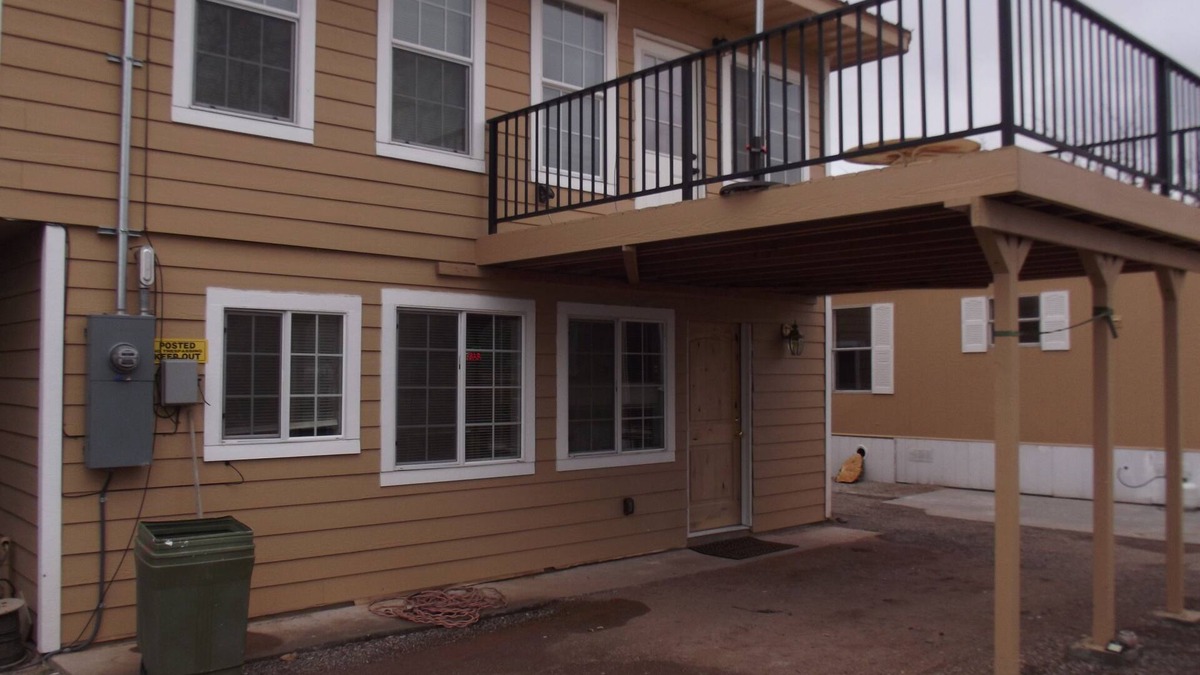 Truth or Consequences House | Dreamcatcher 2-story Colonial Home. Pet Friendly!n1 mile from downtown hot tubs