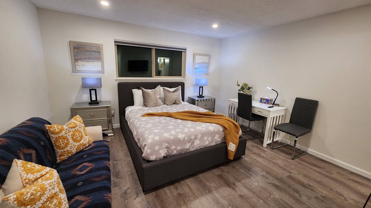 Livermore House | Dreamed Oasis 4BedRm 2FullBath Walk to Downtown