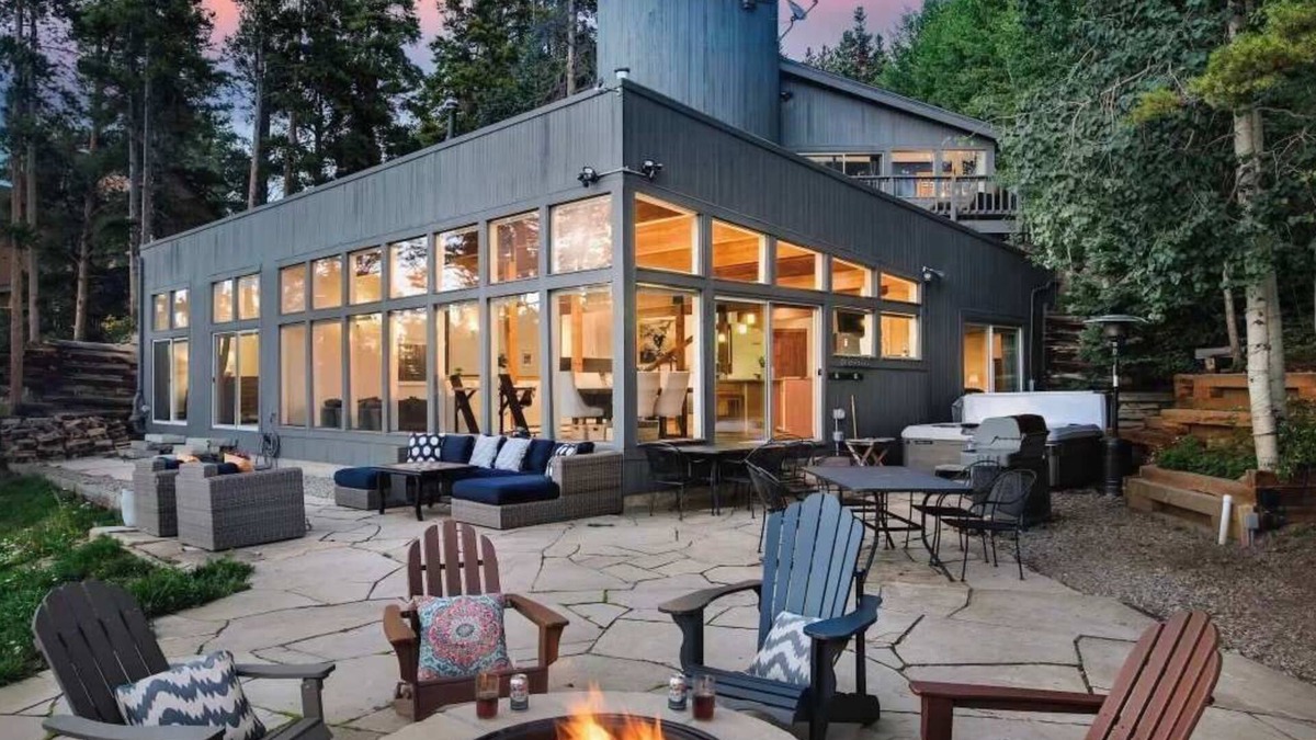 Forest Hills House | Dreamscape Breck: Epic Views, Magical Sunsets & Unforgettable Stays