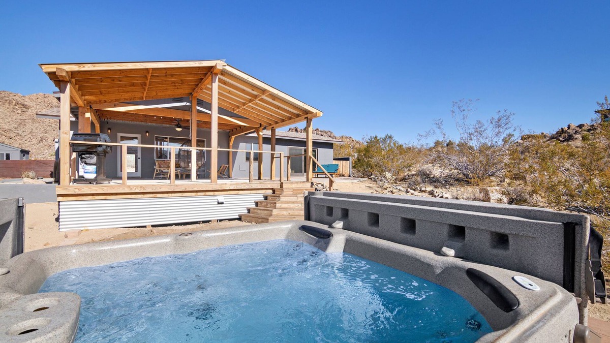 Joshua Tree House | 🌵Dreamspace - Peaceful Home w/Hot Tub, Fire Pit, Amazing Views & Close To Park Entrance🌵