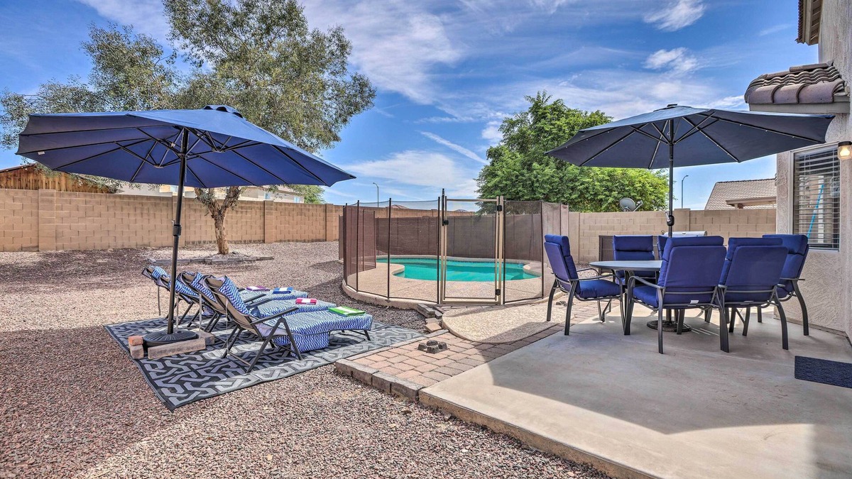 El Mirage House | Dreamy El Mirage Oasis < 12 Mi to Golf & Hike