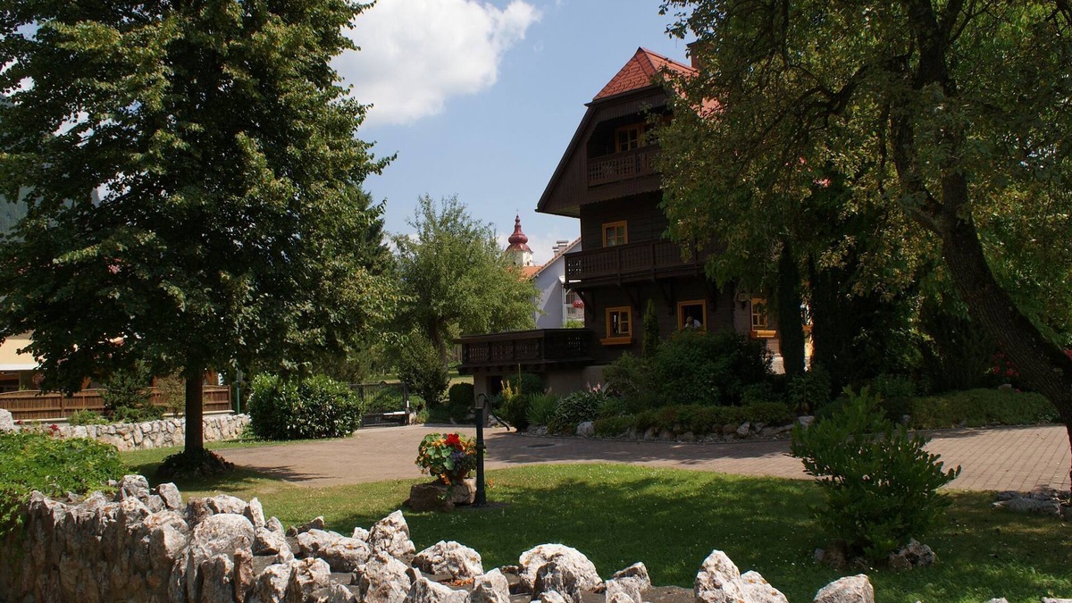 Teufenbach House | Dreamy house in a beautiful garden