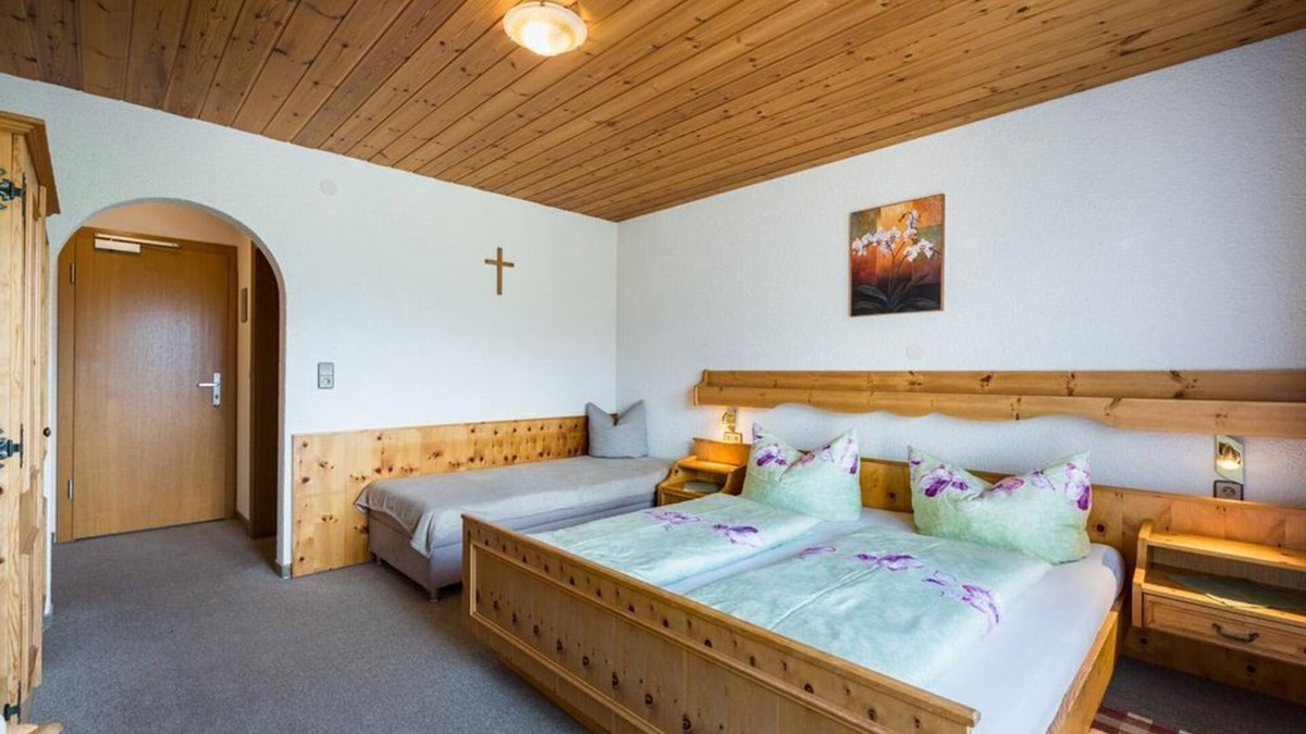 Weerberg Apartment | Dreibettzimmer mit Balkon - Ferienpension Steiner