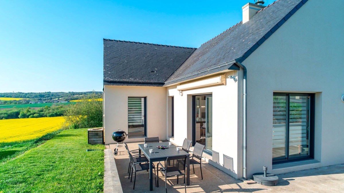 Plomodiern House | Dreon Ker – Calme à deux pas du bourg