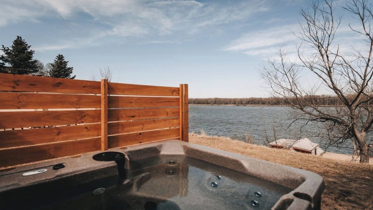 Bellevue Cabin | Drifter|Riverview Cabin+ Hot Tub w/TV+ Pickleball