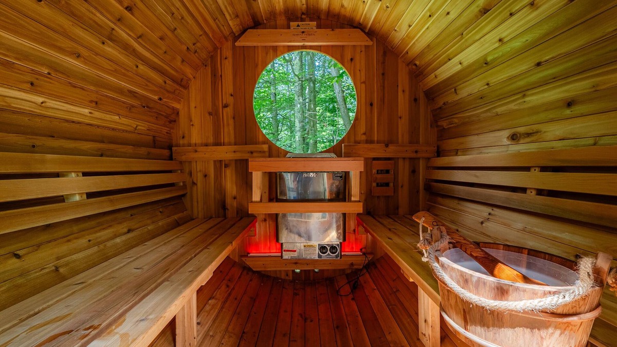 Timberline Cabin | Driftland Cabin – sauna, hot tub, pizza oven, kayak