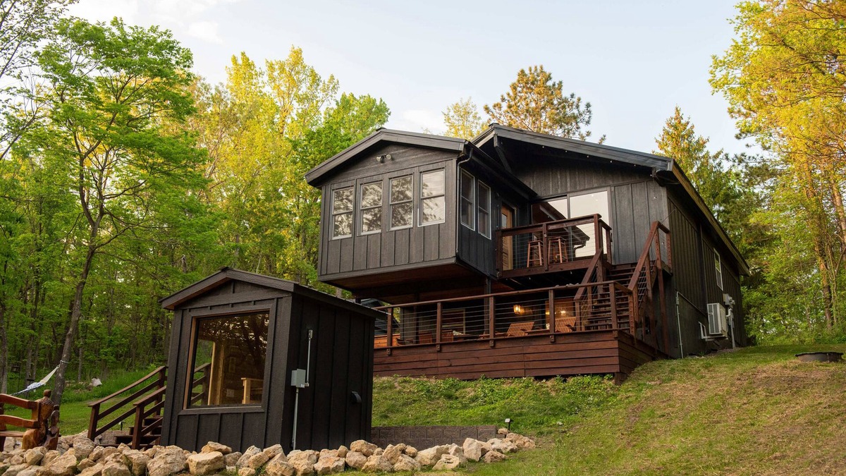 De Soto Cabin | Driftless Cabin - Sauna, Fire pit, BBQ and Birdwatching