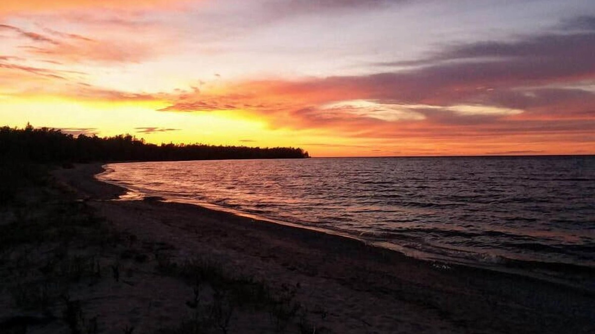 Rogers City Hotel | Driftwood Motel
