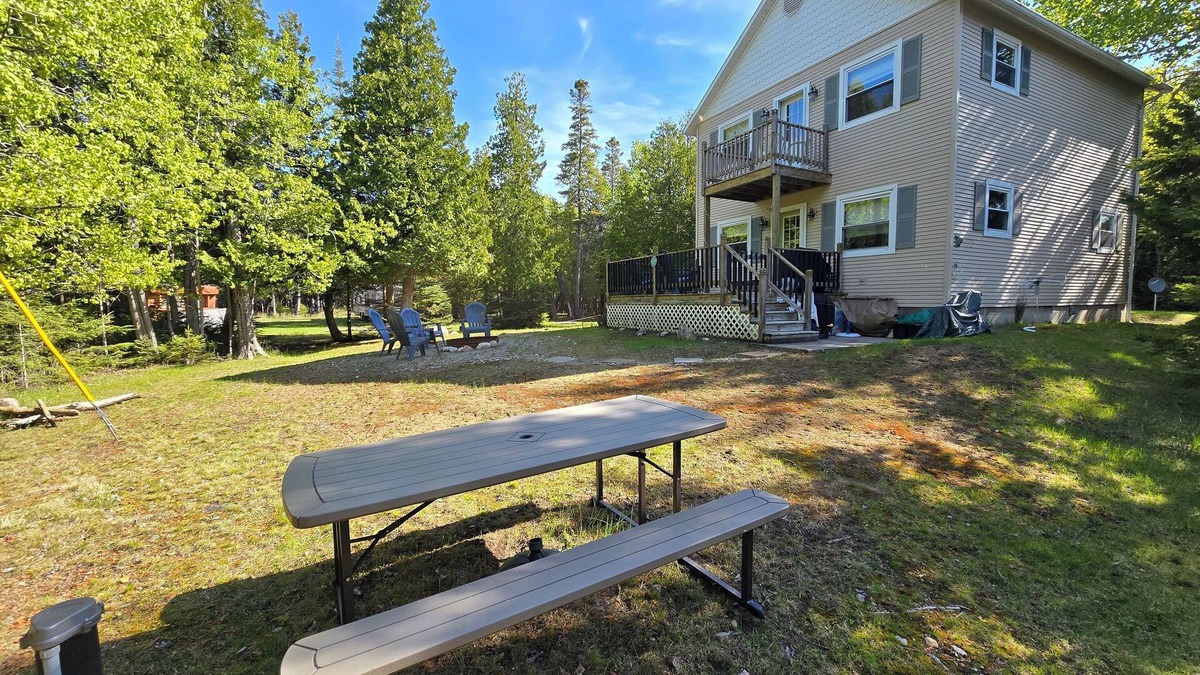 Drummond House | Drummond Island Hotel & Vacation Homes - Markus Retreat