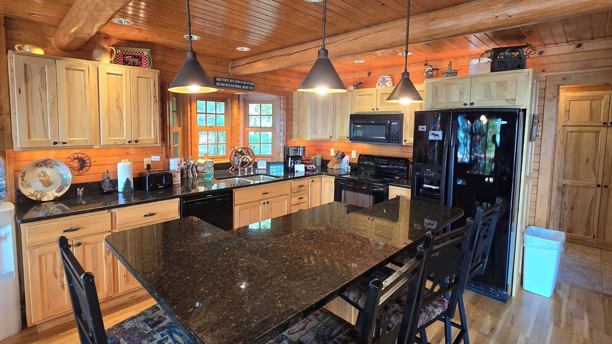 Drummond House | Drummond Island Hotel & Vacation Homes - A Notch Above