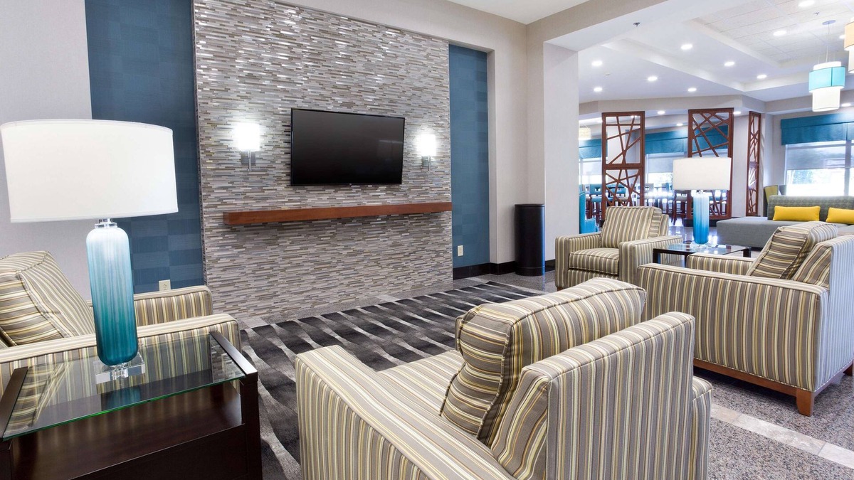 Burlington Hotel | Drury Inn & Suites Burlington
