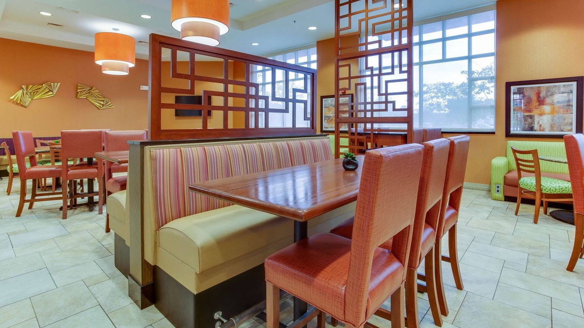 West Des Moines Hotel | Drury Inn & Suites West Des Moines