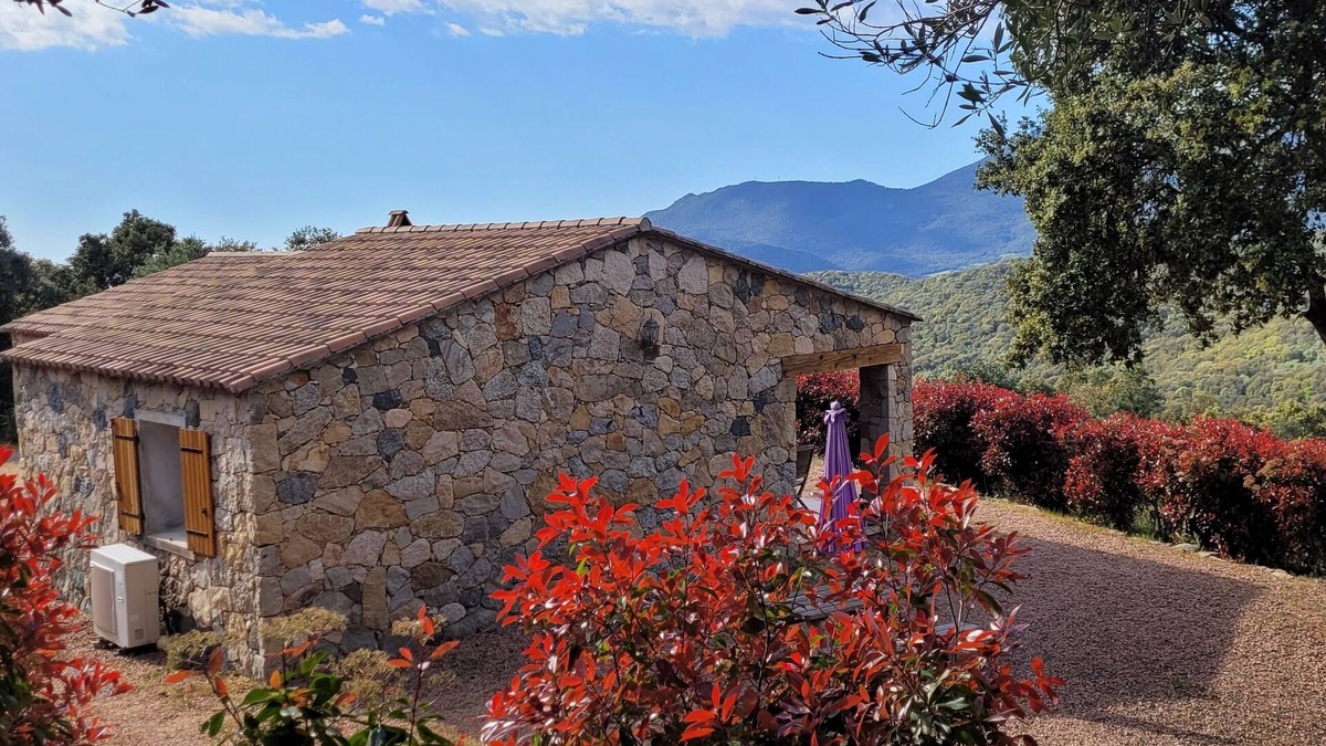 Granace Cottage | Dry stone cottage with outdoor spa, quietness guaranteed