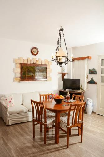 Naxos Apartment | Dryades House in Kinidaros