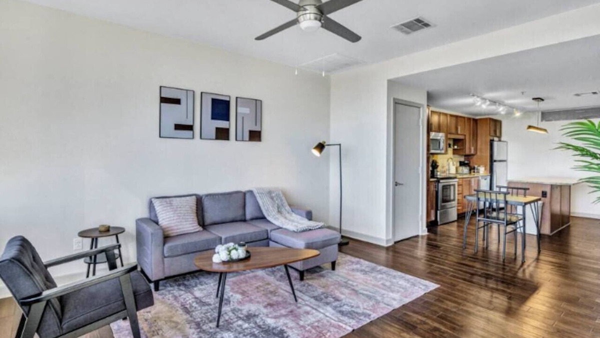 Downtown Dallas Apartment | DT Lux 1 Bed | 976sqft | 26th Floor | Gym | Pool