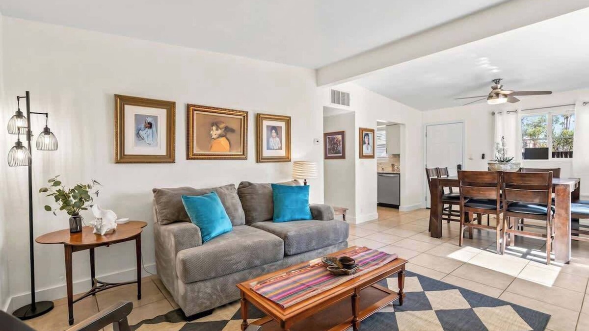 Duffy House | DT Retreat Cozy & Close to UofA!