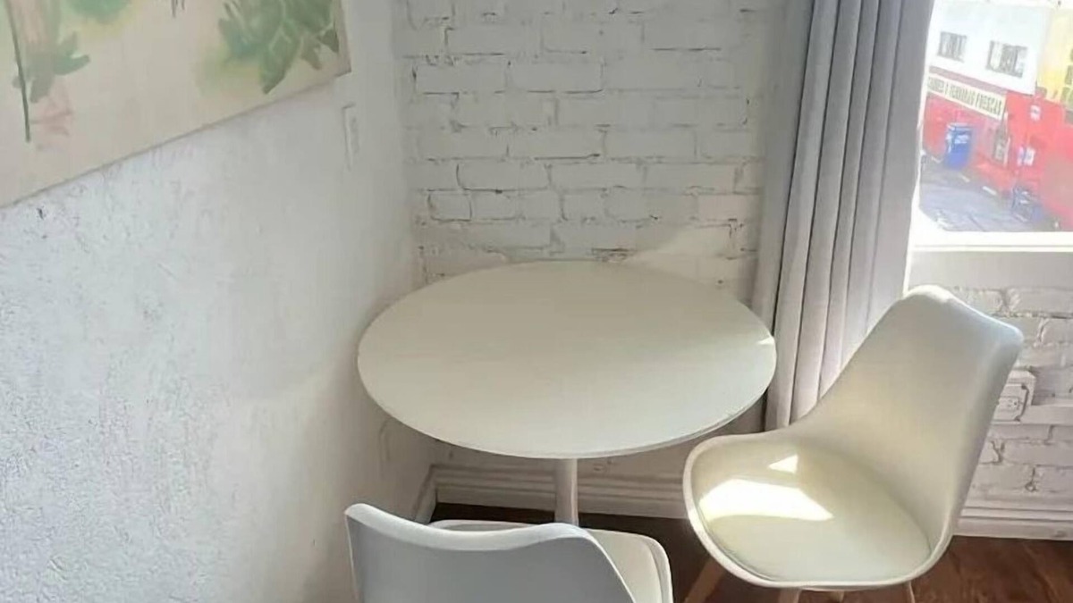 Westlake Apartment | DTLA Escape Pad: Traveler's Oasis