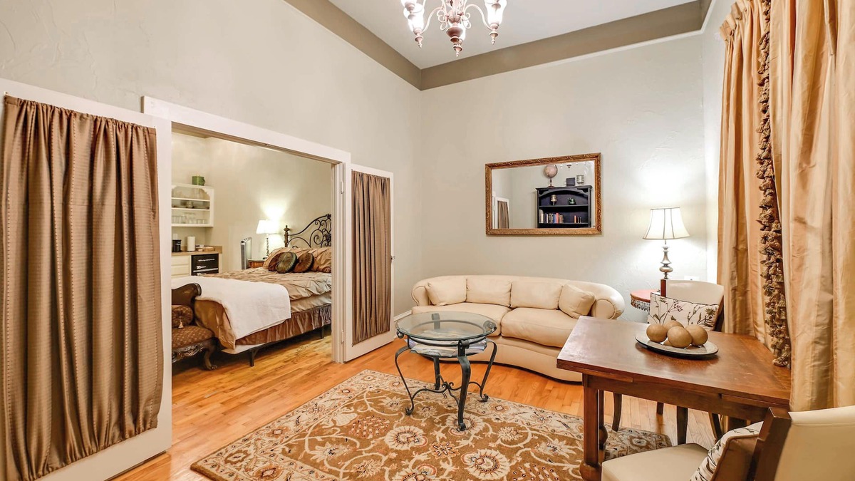 Decatur Apartment | Dtwn Decatur Apt: Walk to Restaurants & Shops