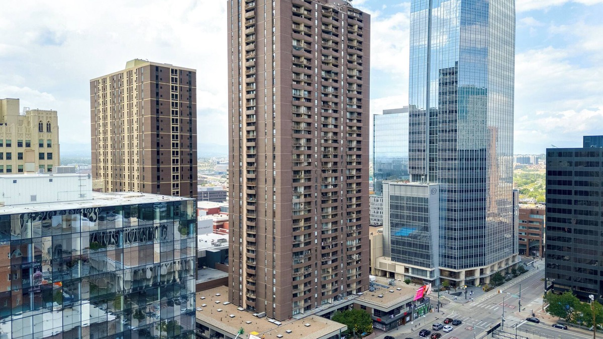 Downtown Denver Apartment | Dtwn Denver Condo w/Mtn-View Balcony!
