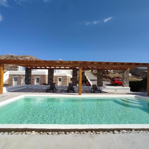 Plintri Apartment | Dual Apts with Pool Ideal for 10 Guests in Mykonos