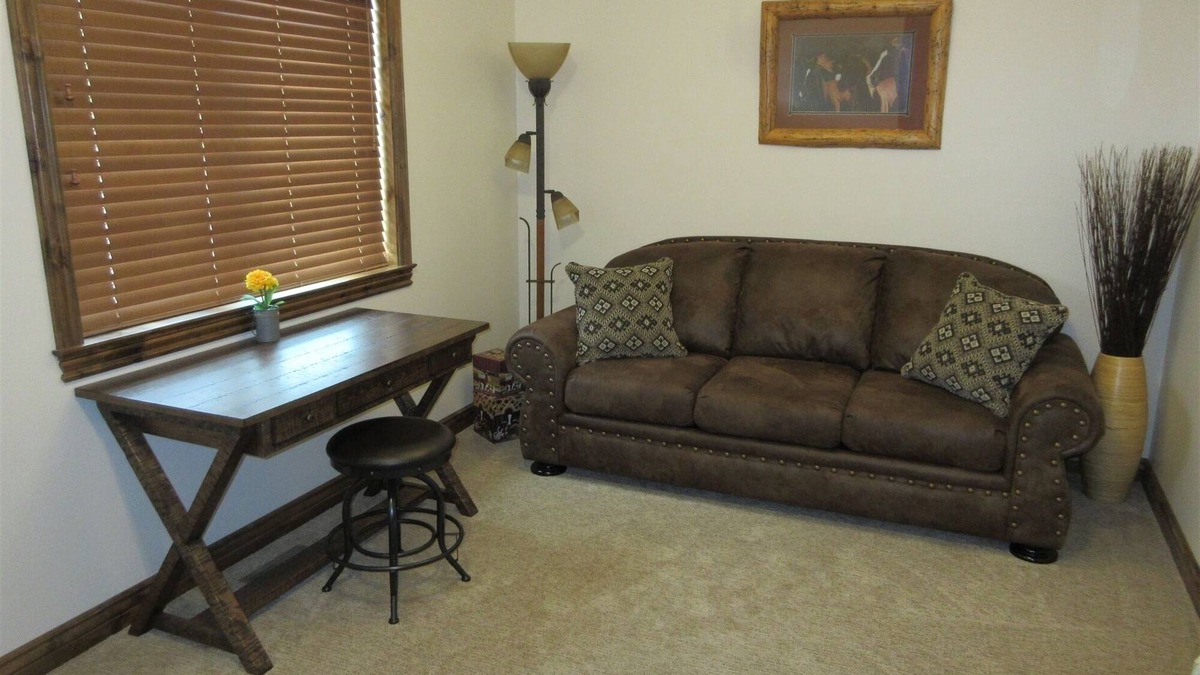 Afton Apartment | Dual Queens Townhomes On the Green