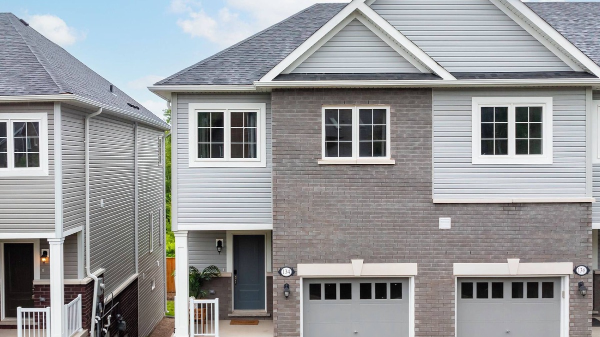 Shelburne House | Dufferin Retreat - Centrally Located, close to Parks, Trails and Local Shops
