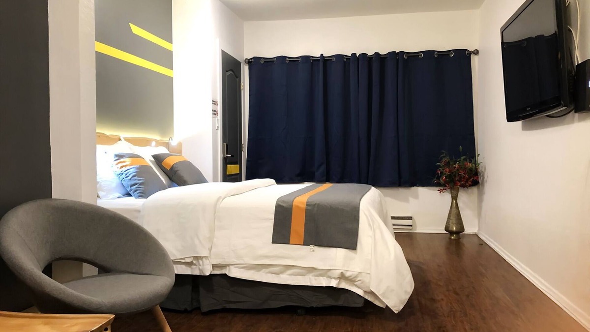 North Cowichan House | Duncan Motel