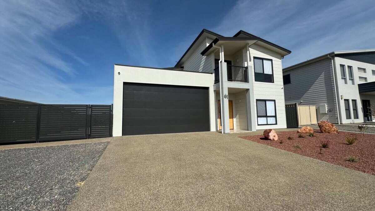 Port Hughes Apartment | Dunes View - Designer Home with Golf Course Frontage