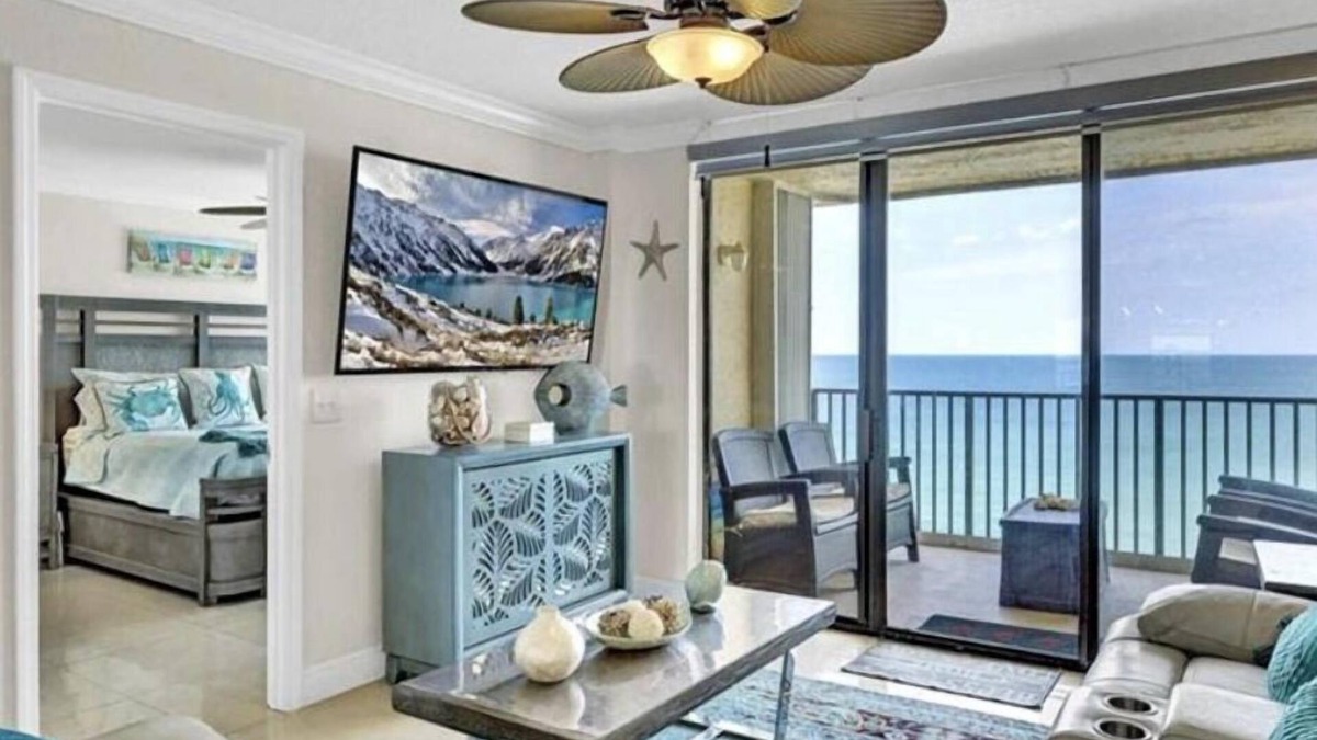 Hutchinson Island South Condo | Dunewalk By the Ocean Penthouse - Direct oceanl view!